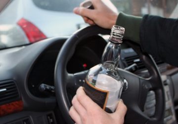 АНДРІЮ ШЕМЦЮ, ЧИНОВНИКУ ОВА, ЗА ЇЗДУ ПО П’ЯНІ СУД ДАВ 17 ТИСЯЧ ГРИВЕНЬ ШТРАФУ І ПОЗБАВИВ ПРАВ НА РІК АНДРІЮ ШЕМЦЮ, ЧИНОВНИКУ ОВА, ЗА ЇЗДУ ПО П’ЯНІ СУД ДАВ 17 ТИСЯЧ ГРИВЕНЬ ШТРАФУ І ПОЗБАВИВ ПРАВ НА РІК