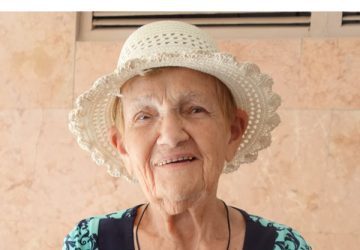 88-ЛЕТНЯЯ САМА ПРИШЛА И 80-ЛЕТНЮЮ ПОДРУГУ НА ПРИВИВКУ ПРИВЕЛА 88-ЛЕТНЯЯ САМА ПРИШЛА И 80-ЛЕТНЮЮ ПОДРУГУ НА ПРИВИВКУ ПРИВЕЛА