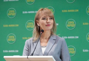 Антикорупція, цифровізація, земельна реформа: в “Слузі Народу” назвали топ-3 найуспішніші реформи Президента Зеленського Антикорупція, цифровізація, земельна реформа: в “Слузі Народу” назвали топ-3 найуспішніші реформи Президента Зеленського