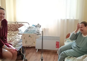 У новорічну ніч Олена Кравченко народжувала з матір’ю, Оленою Кудею У новорічну ніч Олена Кравченко народжувала з матір’ю, Оленою Кудею
